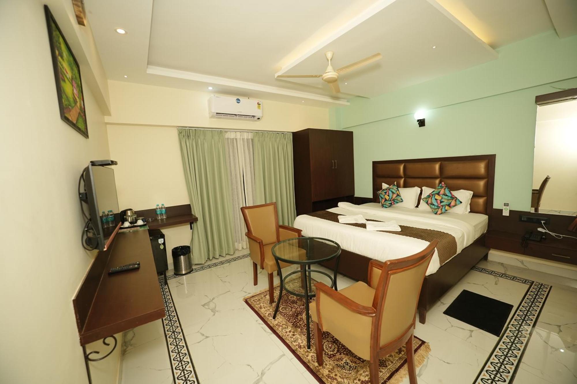 מפוסה Saikiran Hotel מראה חיצוני תמונה